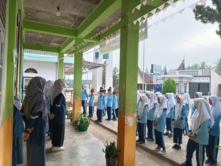 Rutinitas Sabtu Pagi: Kelas 7.1 MTs Muhammadiyah Tanjung Ampalu Lantunkan Asmaul Husna