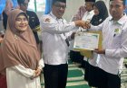 Literasi yang Menginspirasi: Kepala MTs Muhammadiyah Tanjung Ampalu Terima Penghargaan Kemenag Sijunjung